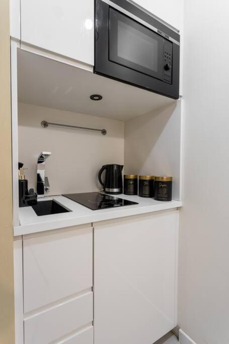 Close-Urban Chic - City Center - Studio Apartment - Plac Konstytucji Warschau Buitenkant foto